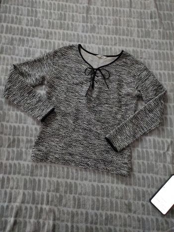 Pull chiné noir et blanc col v noeud Naf Naf taille 38
