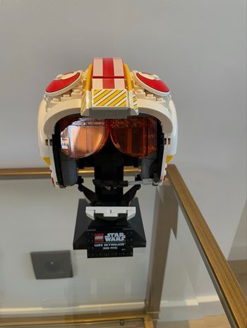 Lego Star Wars 75327 Le casque Red Five de Luke Skywalker