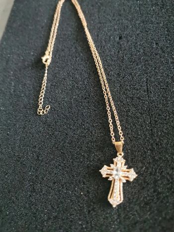 Collier et pendentif spirituel croix chrétienne