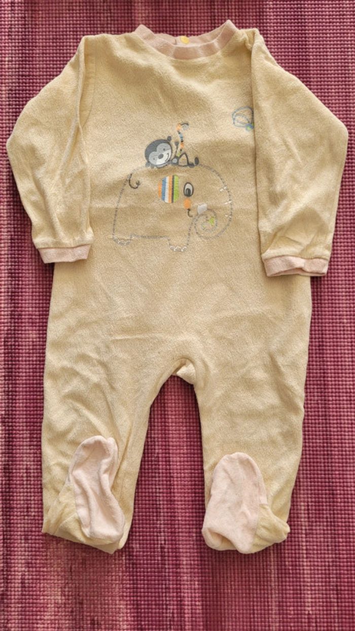 Lot pyjamas 18M - photo numéro 3