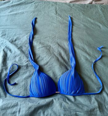 Haut de maillot de bain, taille S, neuf sans étiquette / Valege