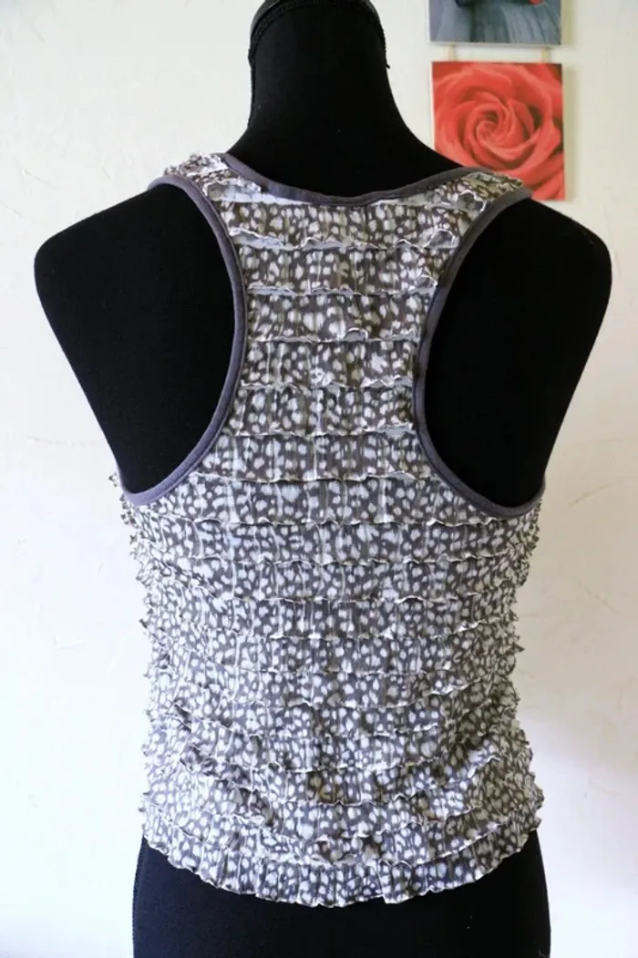 🌸Débardeur court à volants New Look, taille S - photo numéro 3