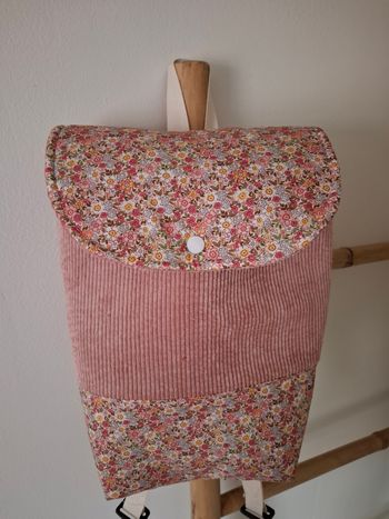 Sac à dos fleurs rose