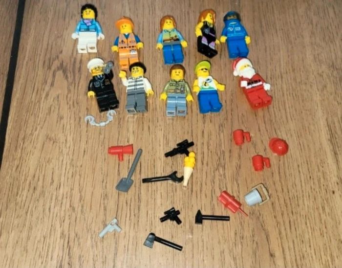 Lot 10 figurines LEGO Et accessoires - photo numéro 2