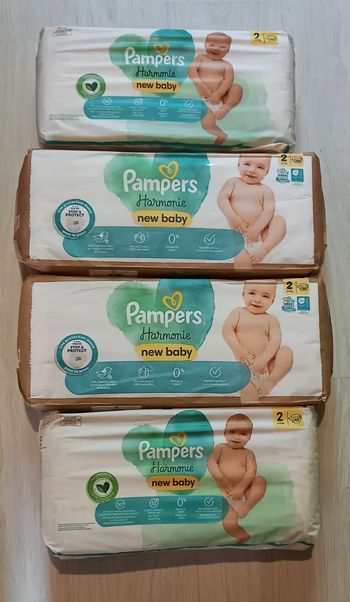 196 Couches Pampers Harmonie Taille 2 New Baby (4 Paquets)