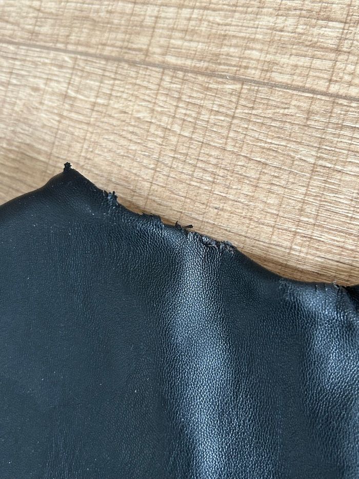 Robe noire avec simili cuir Jus d’Orange taille 3 état satisfaisant (avec défaut) - photo numéro 10