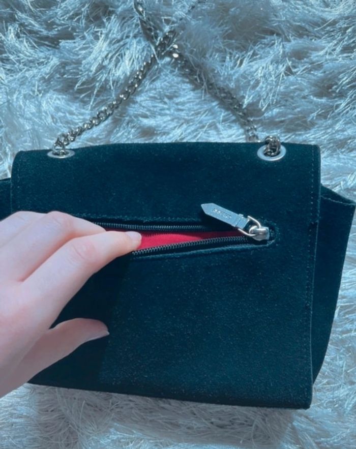 Pochette feutrée noir cuir de vachette chaîne métallique cherry Paris - photo numéro 4