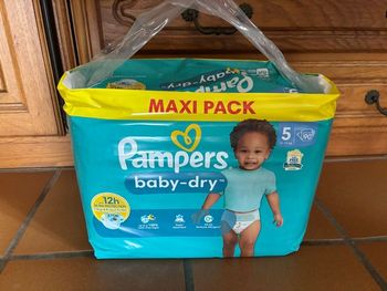 Couches Pampers baby dry taille 5