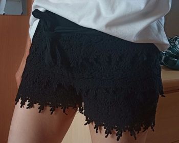 Short femme taille S/36 neuf sans étiquette 