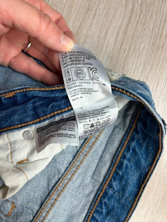 Jean Levi’s 501 CT recoupé et volontairement troué Vintage Effet Destroy W28 L34 - photo numéro 9