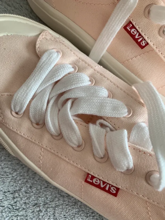 Chaussure Levi's poiture 40 - photo numéro 2