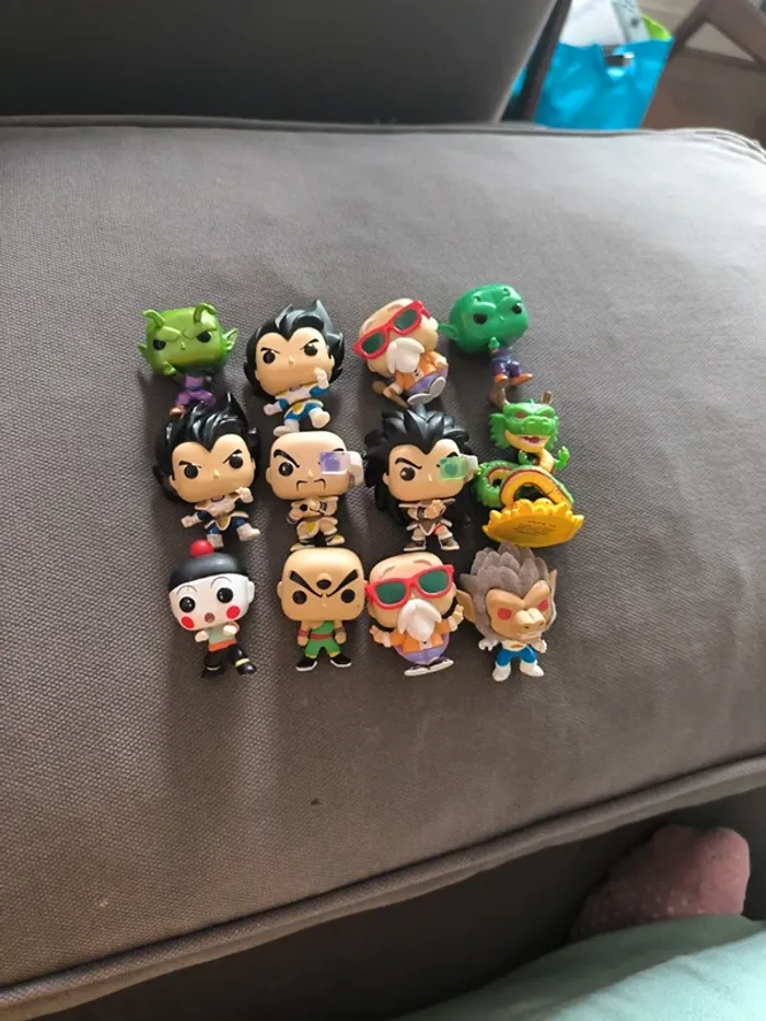 Lot 12 mini Funko pop dragon ball