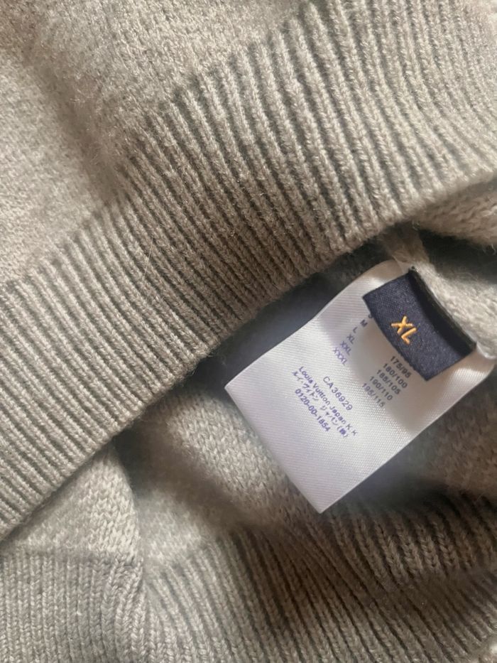 Pull LV - photo numéro 3