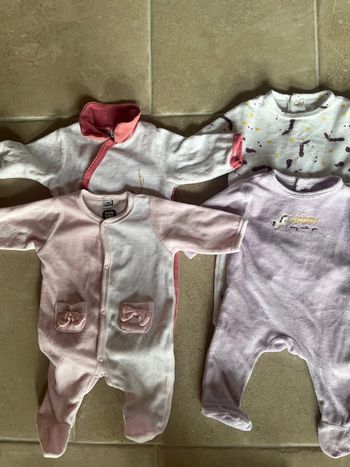 4 pyjamas velours bébé fille 1 mois