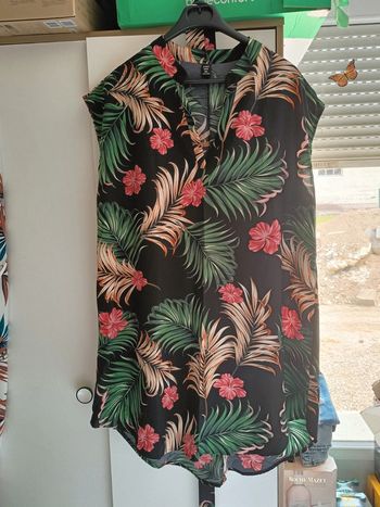 Robe XXL - neuve acheté y a quelques semaines jamais portée (suite a une petite de poids)