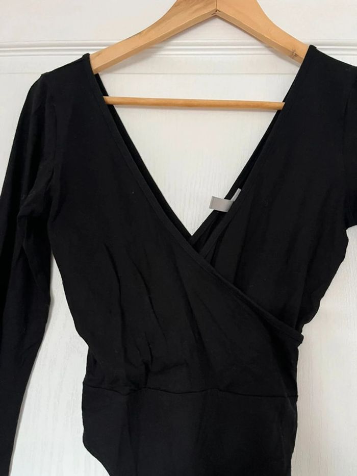 Body décolleté V Asos taille 32 - photo numéro 3
