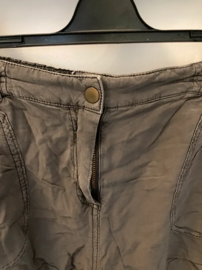 Short fluide kaki H&M taille 38 - photo numéro 3