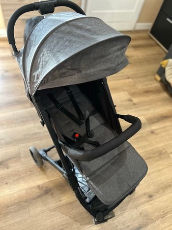 Poussette compacte trottine