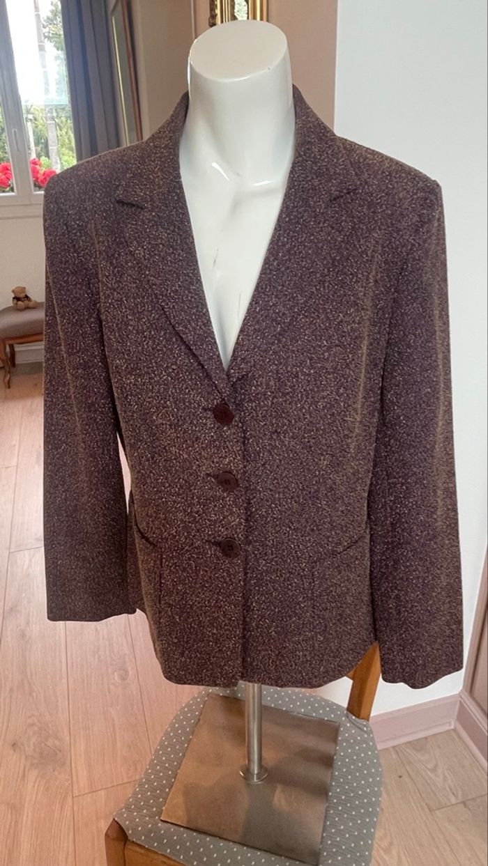 Veste courte violette mouchetée beige