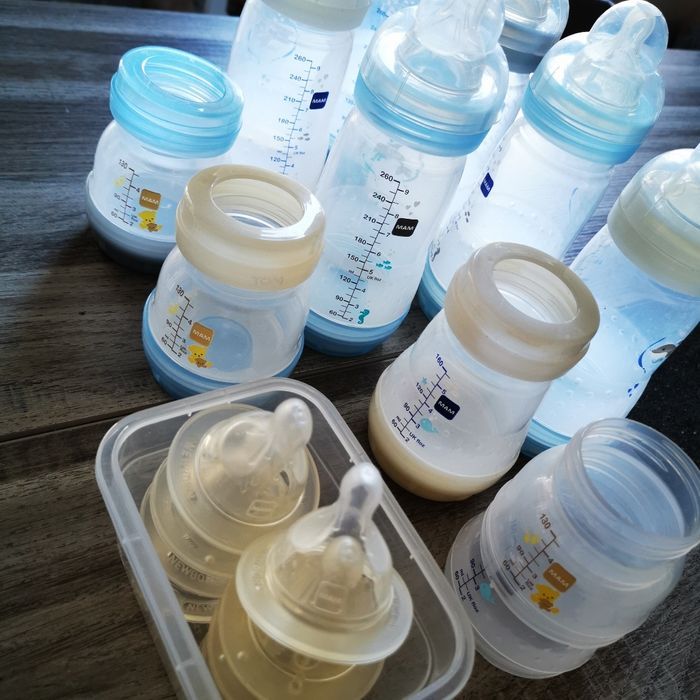 Lot biberons et tétines MAM - photo numéro 2