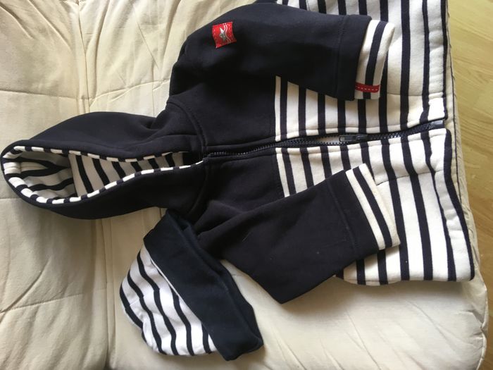 Ensemble veste avec capuche et bonnet 12mois