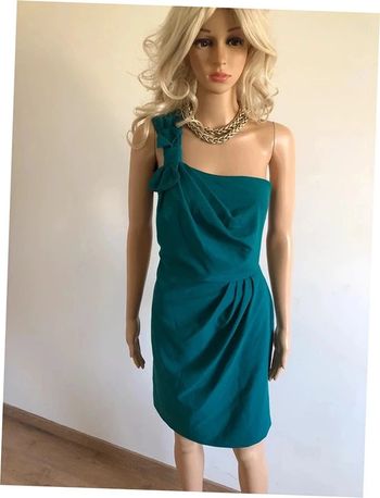 Robe verte avec une épaule dénudée LolaLiza taille 40 jamais portée