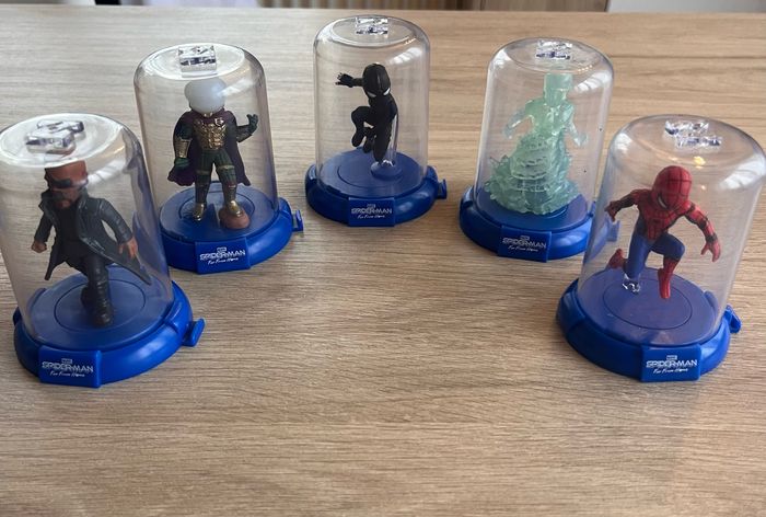 Figurines Spiderman Marvel sous cloche