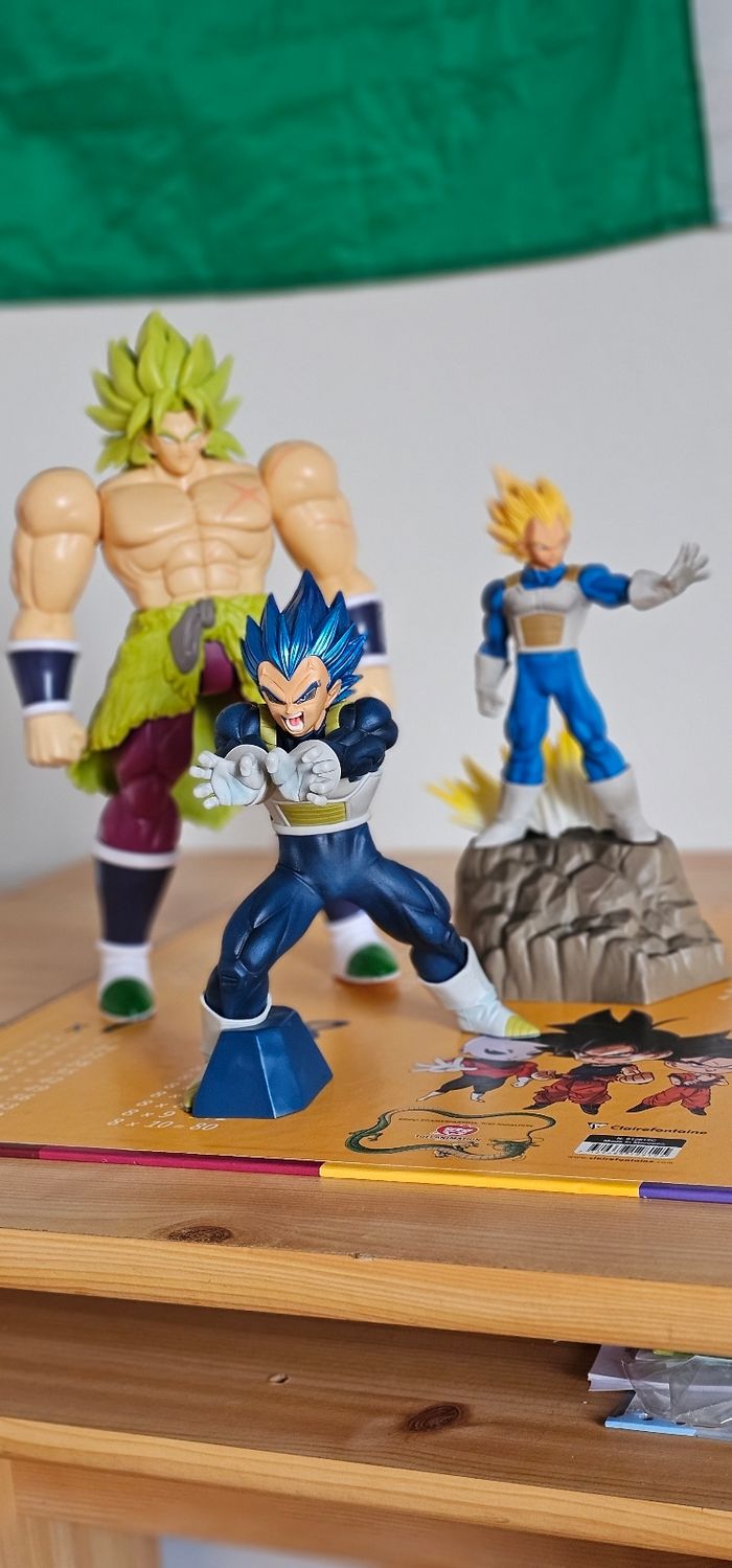 Figurines
