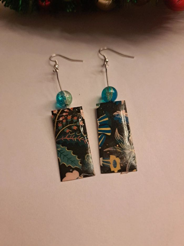 Boucles d'oreilles pendante multicolore légère - photo numéro 4