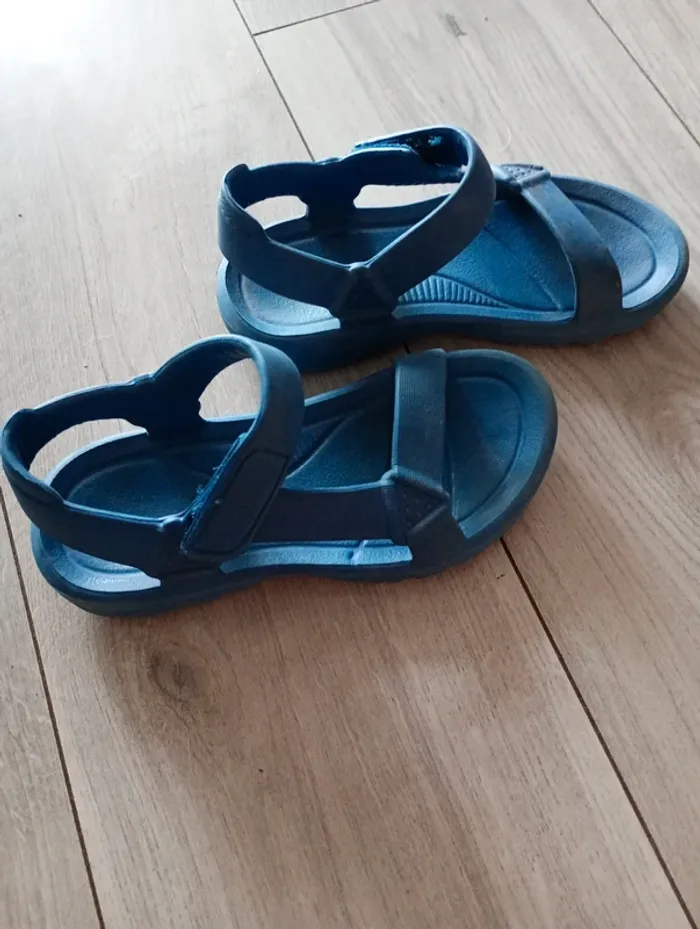Sandales bleu marine - photo numéro 2