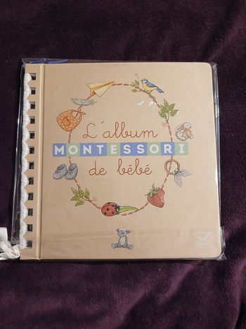 L'album Montessori de bébé 