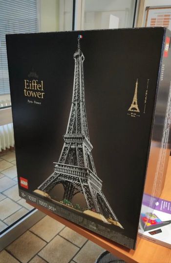 Lego Tour Eiffel neuf Scellé 10307