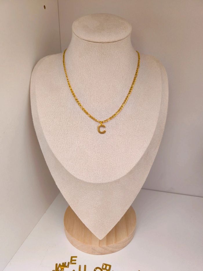Collier doré avec initiale au choix en acier inoxydable - photo numéro 5