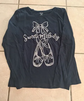 Tee shirt manches longues 10 ans 👧 Kiabi en TBE