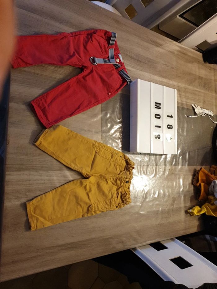 2 Jeans neuf 18 mois