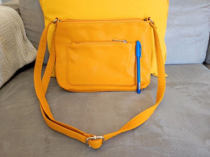 Sac à main couleur moutarde neuf - photo numéro 2