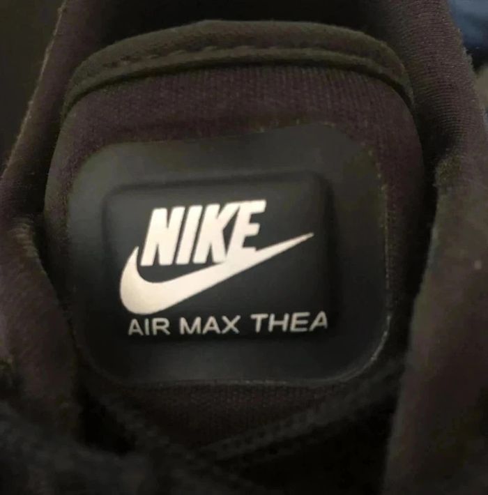 Parfait état - Paire de Nike noire et blanche - photo numéro 3