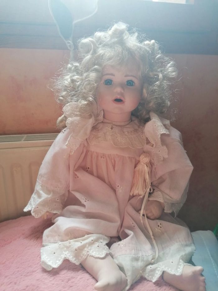 Tres jolie poupée collection année 80