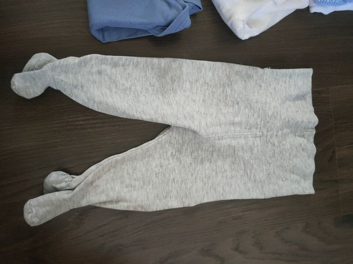 Lot pyjama/bodies 3  mois - photo numéro 8