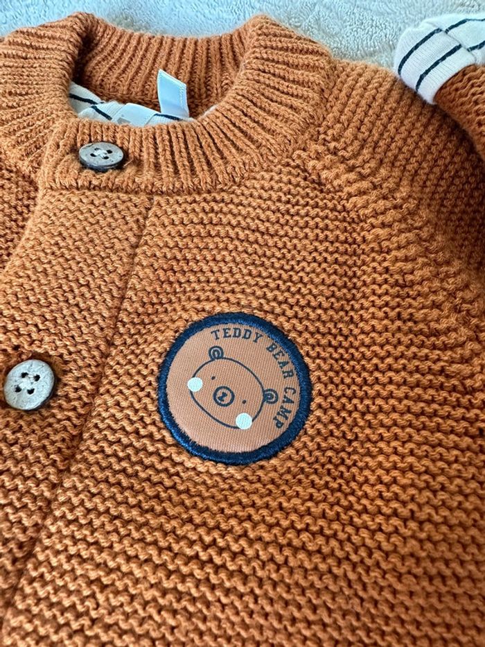 Gilet en tricot point mousse badge brodé ourson pour bébé garçon 3 mois Orchestra - photo numéro 2