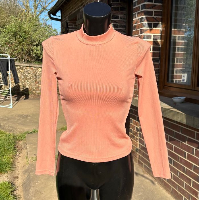 💗 T-shirt manches longues rose col montant – Taille XS (34) - photo numéro 1