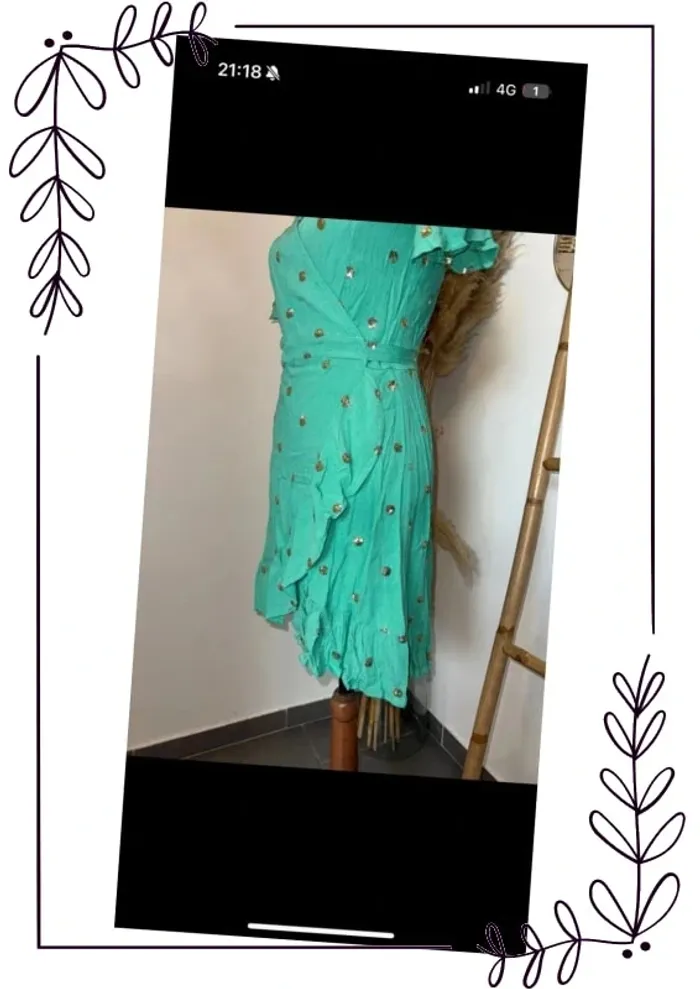 Robe bleu turquoise d’été avec sequin doré - photo numéro 3