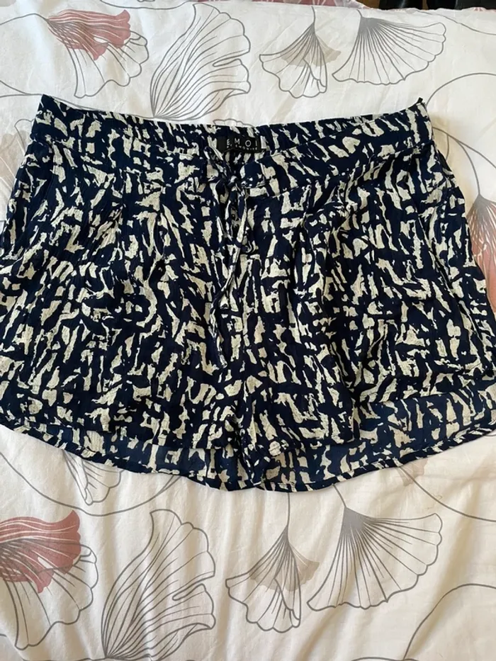Short neuf