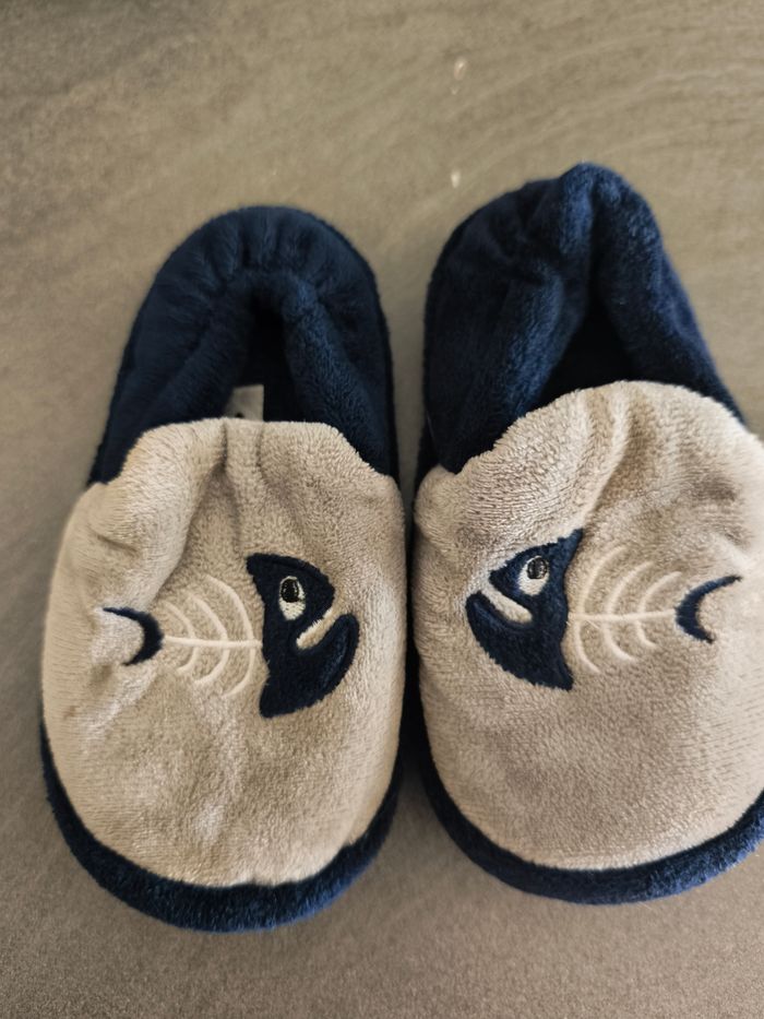 Pantoufles pointure 28 Tex