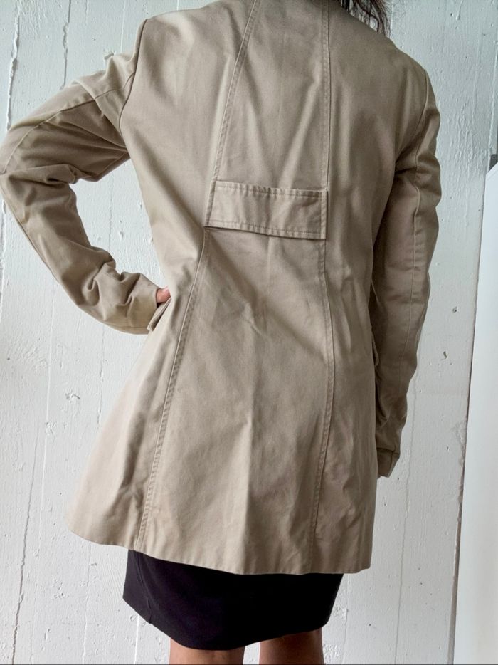 Veste Camaïeu Porté une fois comme neuf  Etiquette taille et composition coupée car trop longue  Tout doublé  Détails cf photos Prix d'achat 60€ - photo numéro 3
