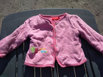 Petit gilet épais assez chaud fille 9 mois