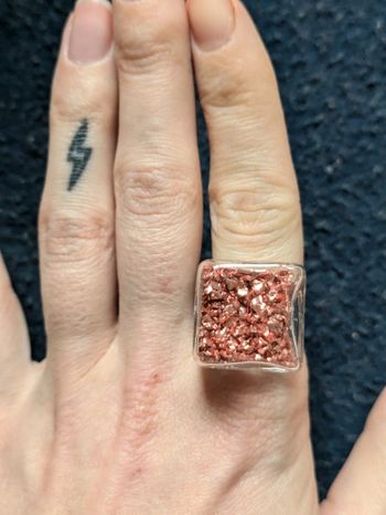 Bague carrée en verre style pylônes