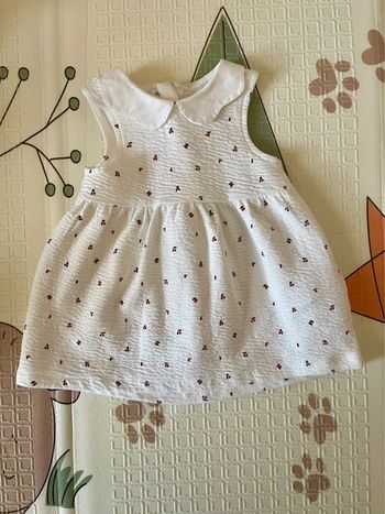 Robe blanche col Claudine motif cerise-Kiabi-Taille 3 mois-neuve sans étiquette