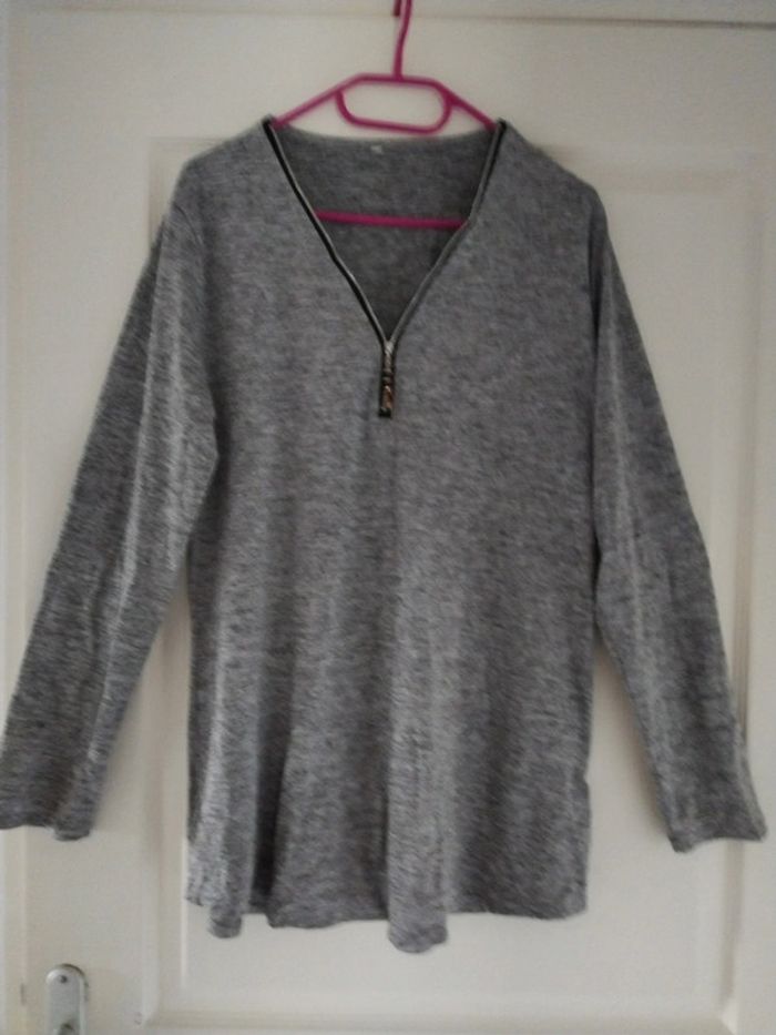 Tee shirt manches longues gris chiné neuf juste lavé taille 44