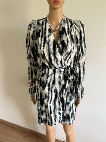 Robe imprimée portefeuille neuve à manches longues Morgan taille 34 (valeur 80€)